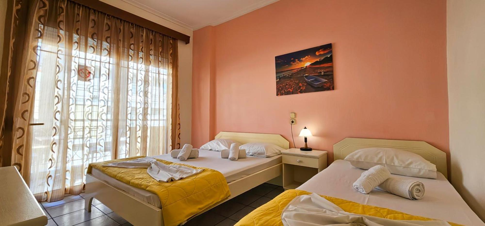 Chariclia Hotel Paralía Buitenkant foto