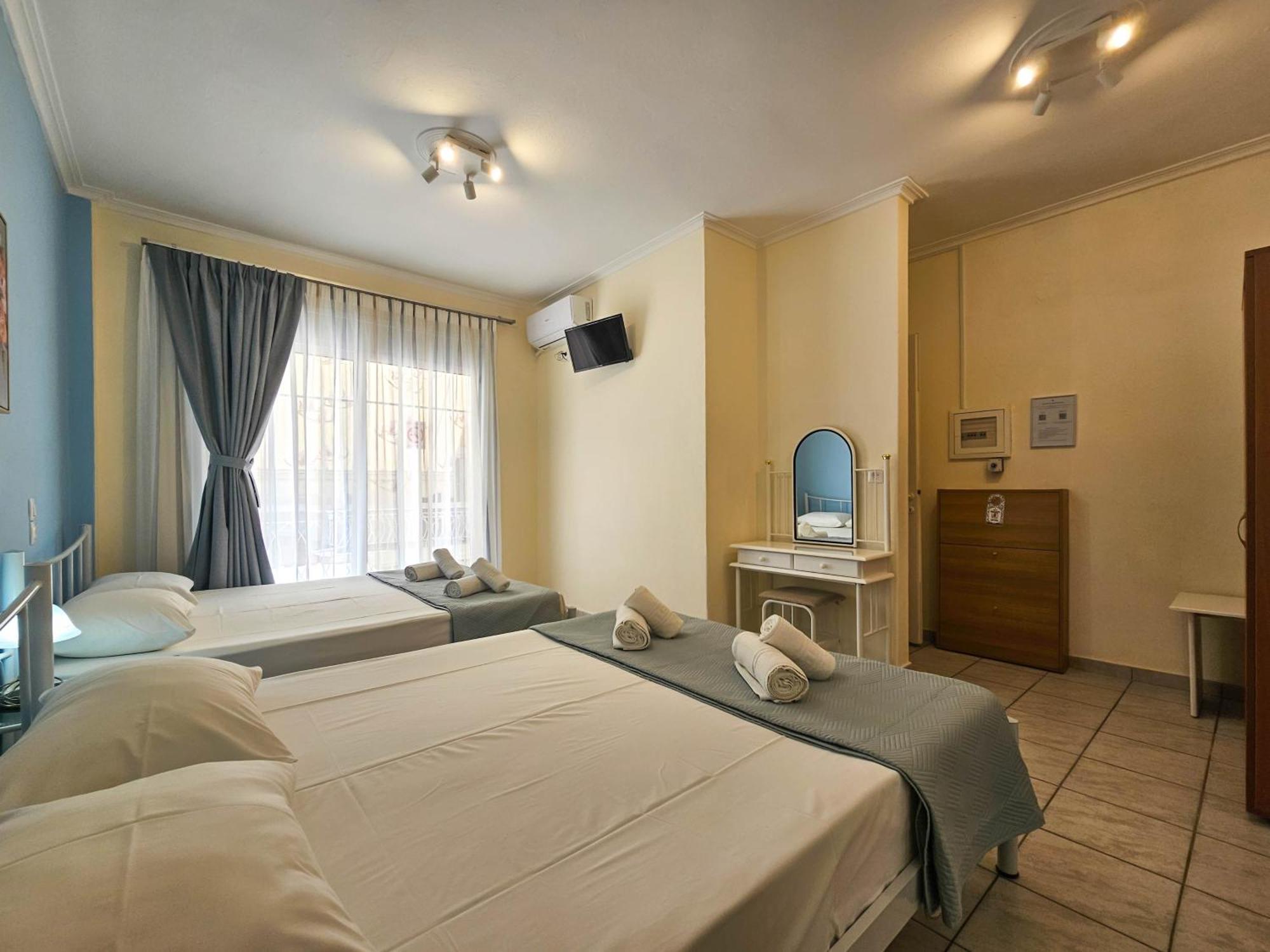 Chariclia Hotel Paralía Buitenkant foto